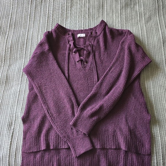 💜 Plum Sweater 💜 - Picture 2 of 2
